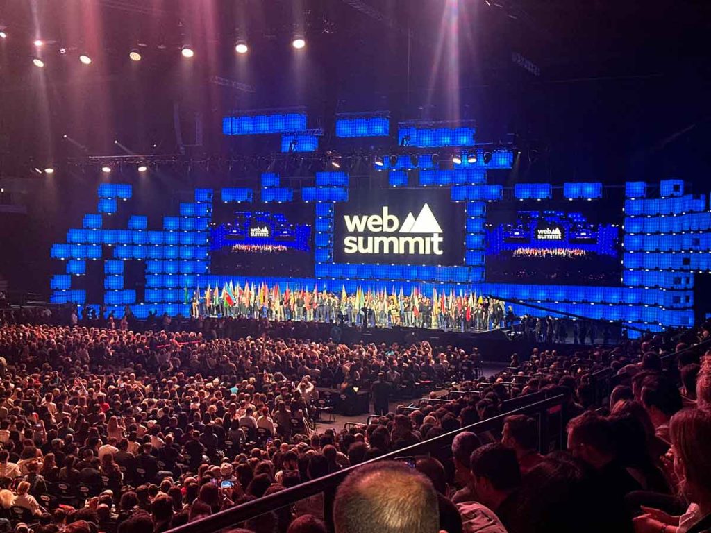 O evento mostrou que estamos no hype, mas também em um momento de consolidação prática da IA no mercado e posicionamento de países no que tange a essa tecnologia.