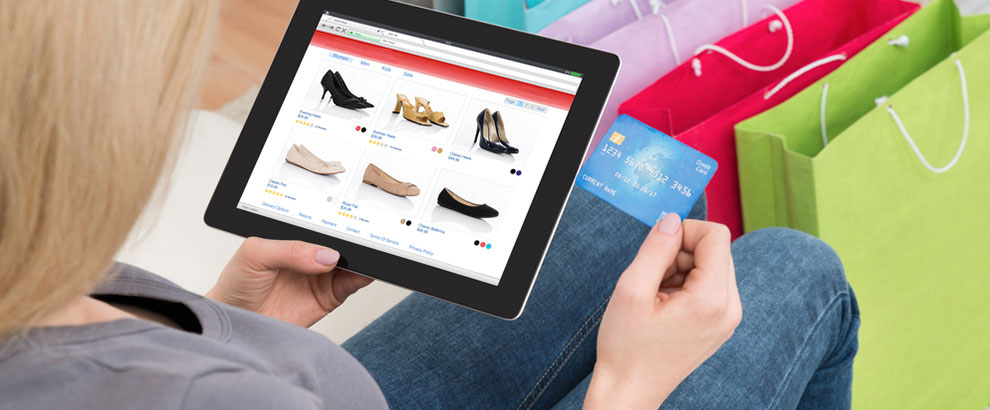 Moda online avança 11,26% em 2025, mas gargalos tecnológicos freiam a lucratividade