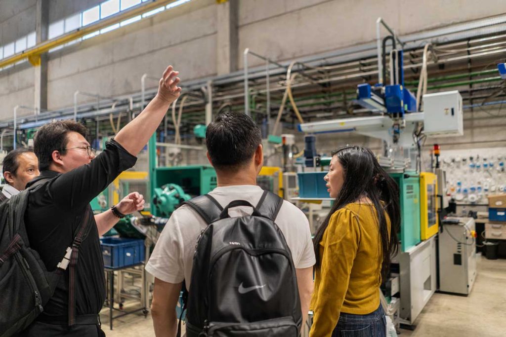 Comitiva chinesa visita empresa no Parque Canoas de Inovação para avançar tratativas de investimento