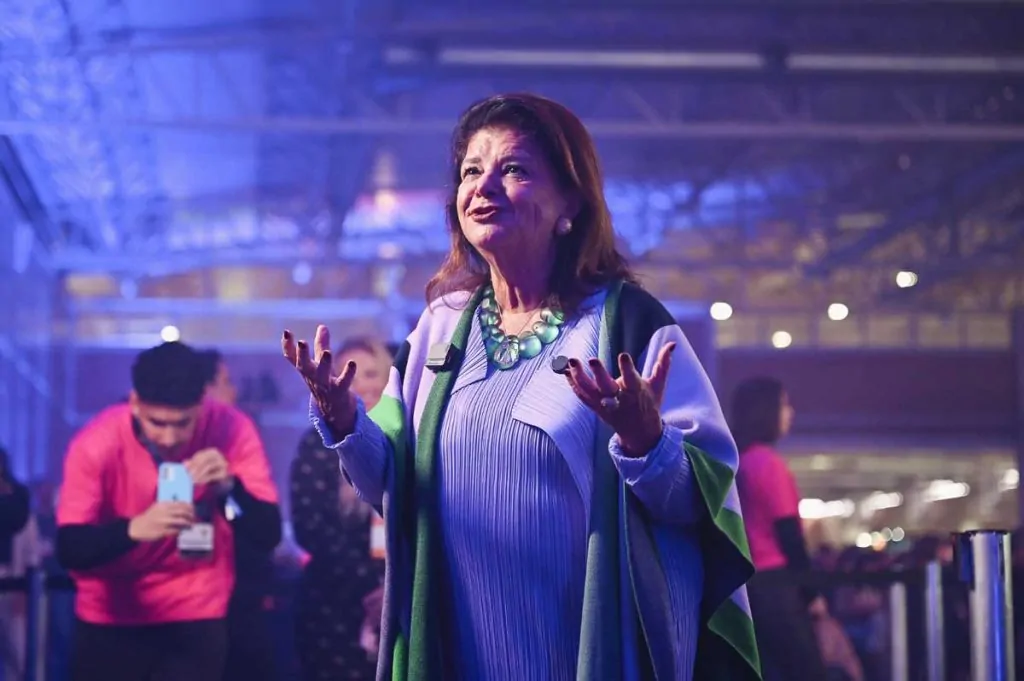 Câmara de Gramado entrega Troféu Octávio Rossi para Luiza Helena Trajano e Gregório Nardini