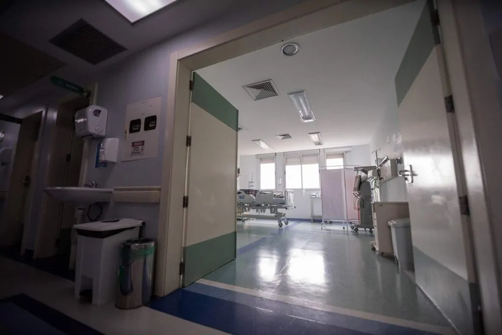 Hospital Universitário em Canoas entrega UTI reformada com 10 leitos