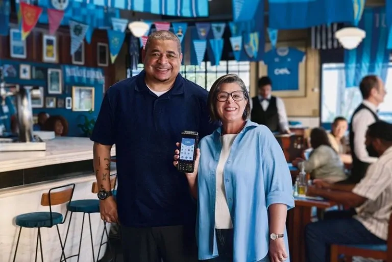Em nova campanha, Cielo escala cliente real como protagonista e destaca Vampeta no papel de empreendedor