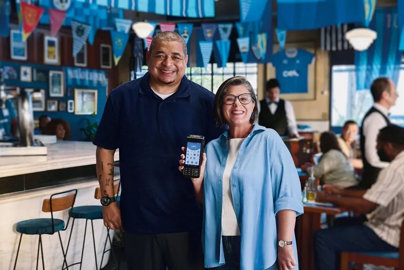 Em nova campanha, Cielo escala cliente real como protagonista e destaca Vampeta no papel de empreendedor