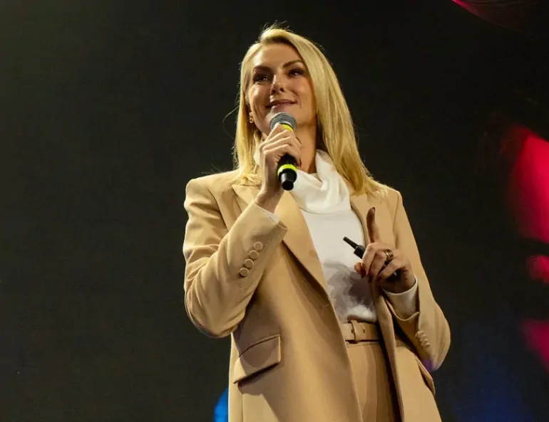 Ana Hickmann encerra ciclo de palestras da FBV e fala sobre transformar influência em marcas de confiança