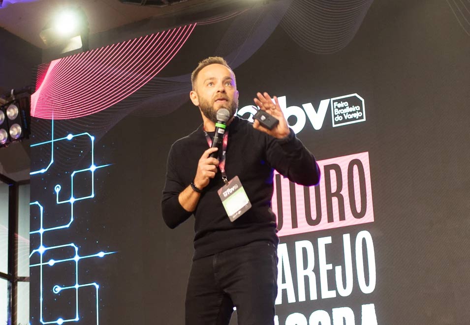 “Vendedor deve ouvir os clientes com os olhos”, diz Fabiano Zortéa, na FBV