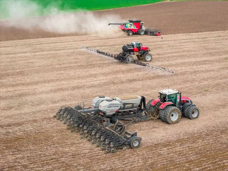 Tecnologia embarcada e agricultura de precisão da AGCO mitigam impactos climáticos
