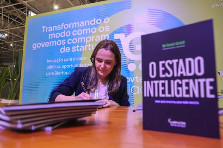 Livro “O Estado Inteligente” foi lançado no primeiro dia do GovTech Summit 2026