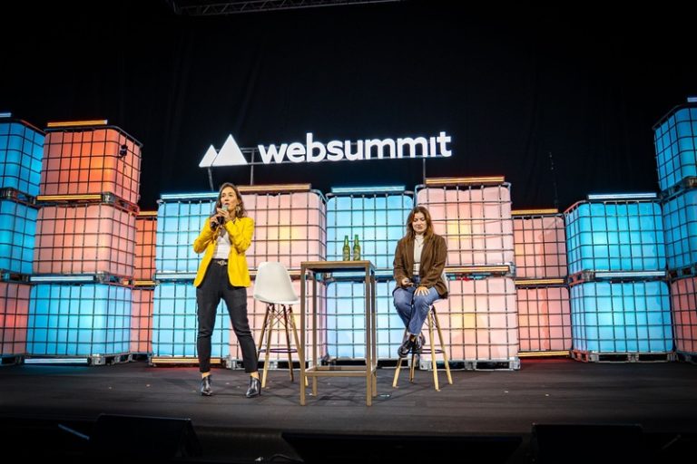 Heineken leva reflexão sobre conexões humanas ao Web Summit Rio e transforma networking em brinde