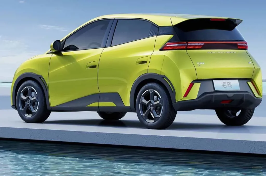 Marcas chinesas lideram emplacamentos e impulsionam mercado de carros elétricos no Brasil