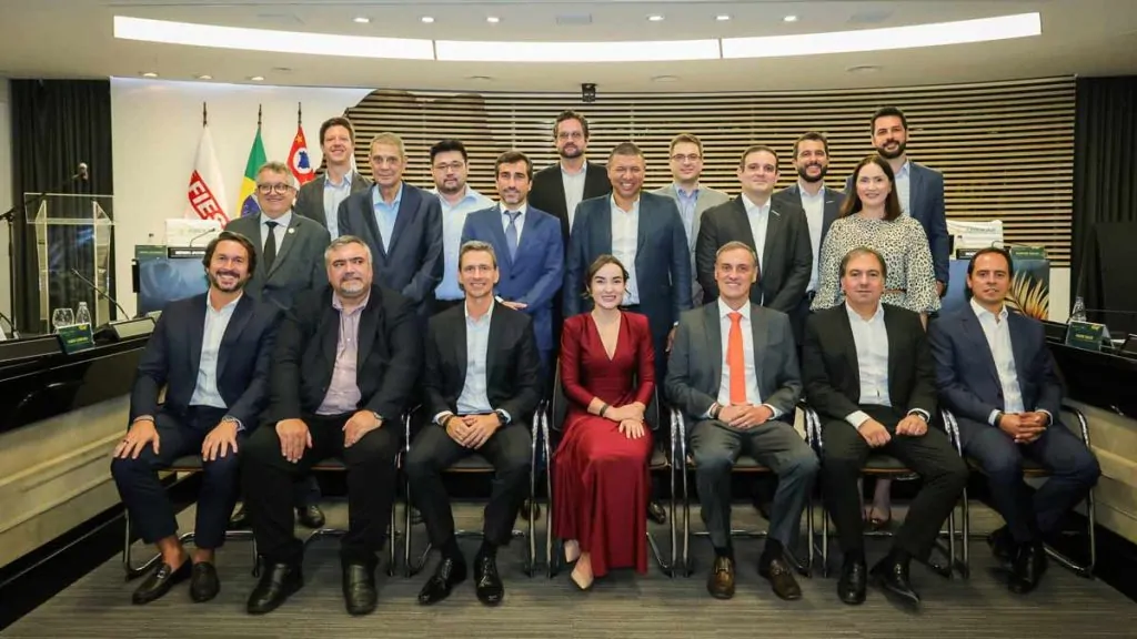 ABSOLAR assume modernização tarifária e inovação para acelerar transição energética no Brasil
