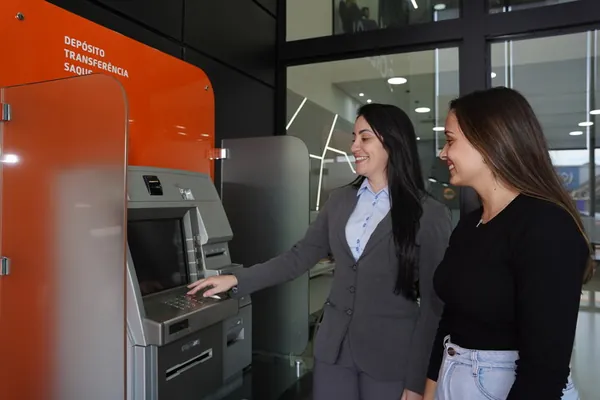 Cooperativas de crédito superam R$ 1 trilhão em ativos e ampliam alcance no mercado financeiro nacional