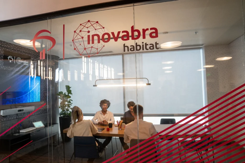 Pitch Night Agro reúne agtechs e lideranças corporativas para debater inovação e investimentos no agronegócio no inovabra habitat