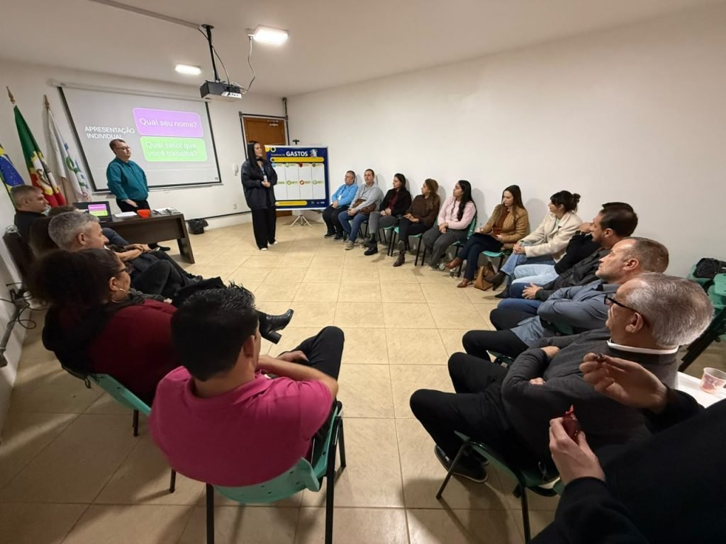 Procon Canoas promove imersão em educação financeira para servidores da SMDEI