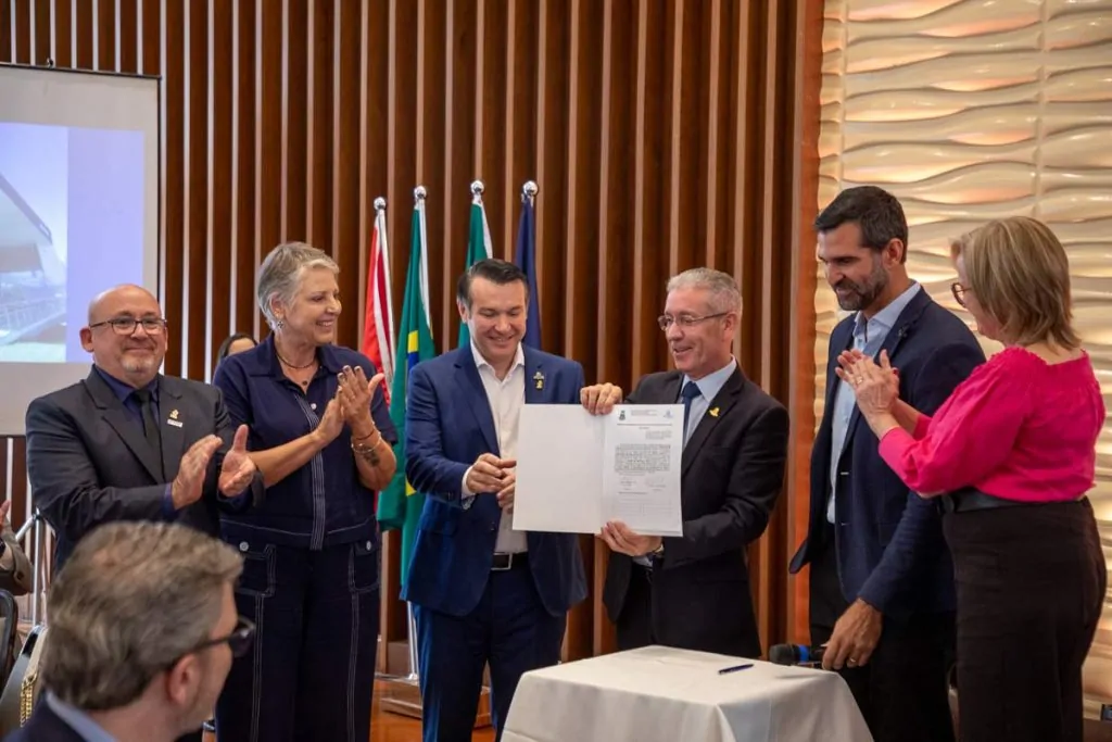 Canoas avança em desenvolvimento e anuncia novo hospital durante encontro com empresários