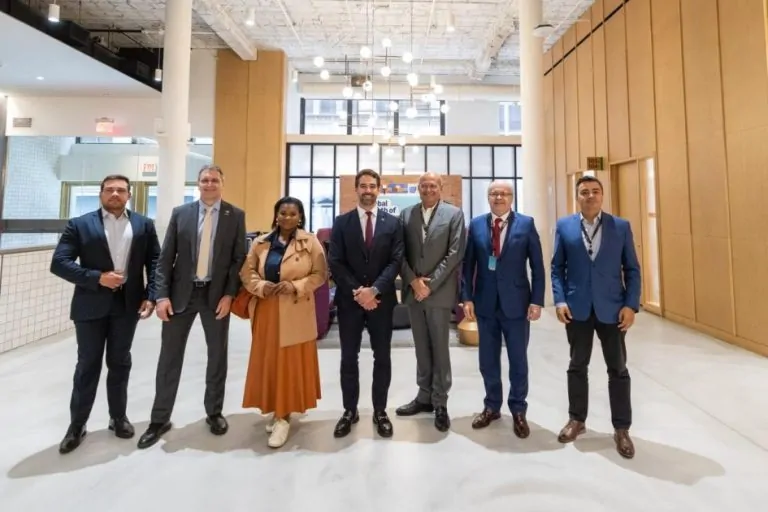Governo do RS e Amazon firmam acordo de US$ 10 mi para impulsionar ecossistema de inovação