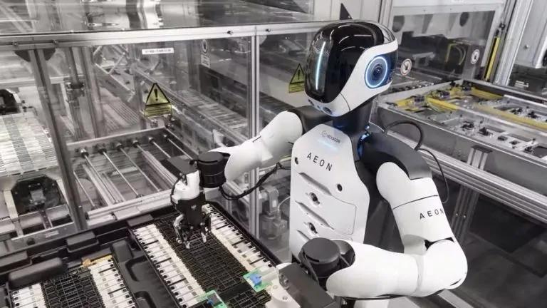 A iminente disrupção dos humanoides comerciais na manufatura e na logística global