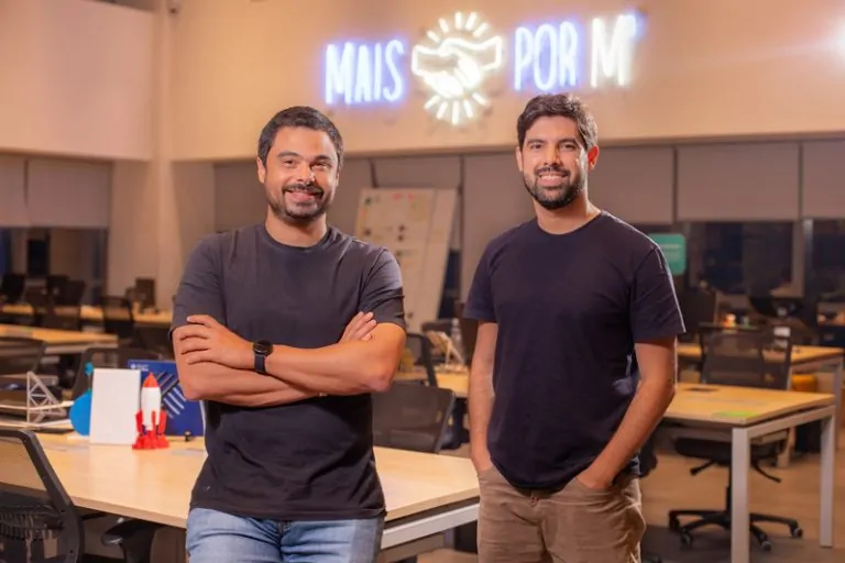 Startup Mogno lança versão gratuita da sua plataforma de IA para gestão