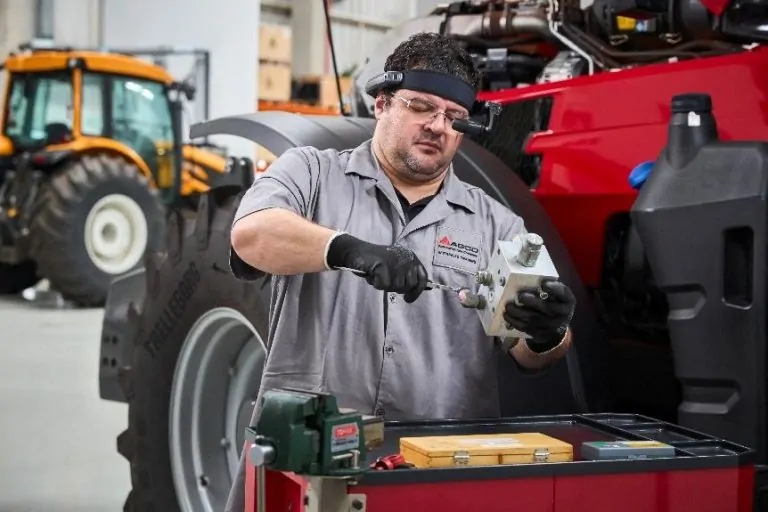 AGCO revoluciona treinamento de técnicos com uso de óculos inteligentes de Realidade Assistida