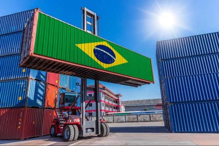 Brasil reforma sistema de apoio à exportação e volume de crédito cresce dez vezes no país